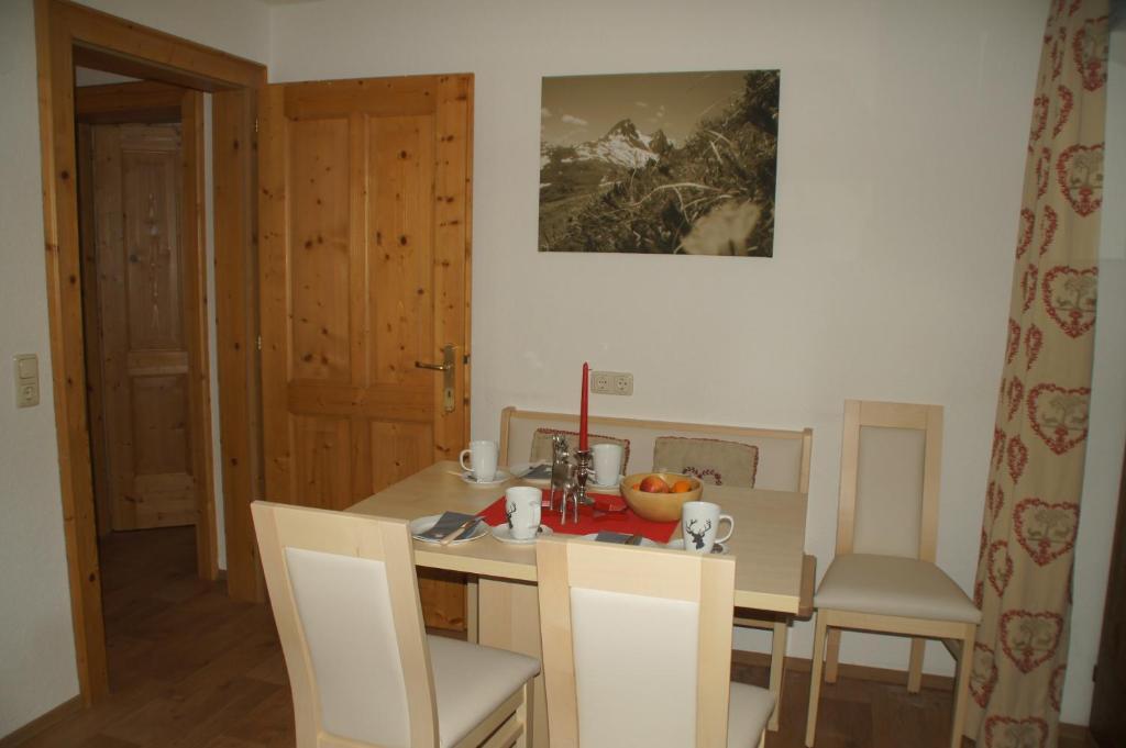 Appartment Sarlo St Anton am Arlberg Værelse billede